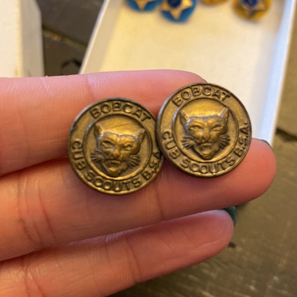 Vintage lot of boy/Girl Scout pins - Picture 4 of 5